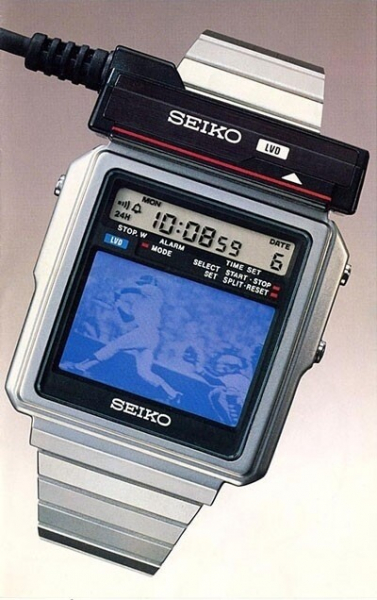 Часы с телевизором из 1982 года