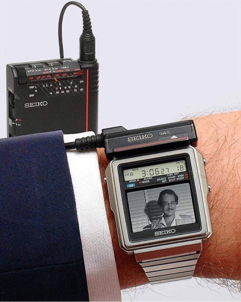 Часы с телевизором из 1982 года