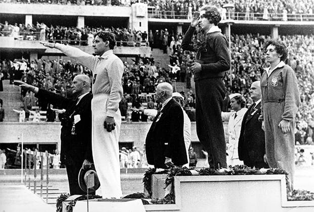 <br />
Чем обернулся для американки Карлы де Врис поцелуй Гитлера во время XI Летних Олимпийских игр                