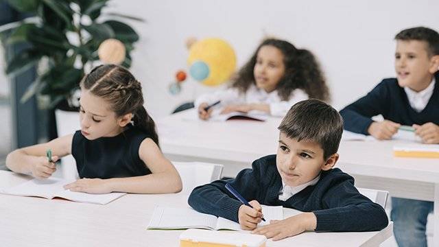 <br />
Дистанционное обучение в новом году: в Минпросвещения рассказали, как школьники будут учиться в январе 2022 года                