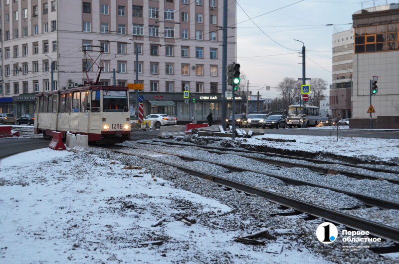 Фоторепортаж: как проходит ремонт трамвайных путей в центре Челябинска