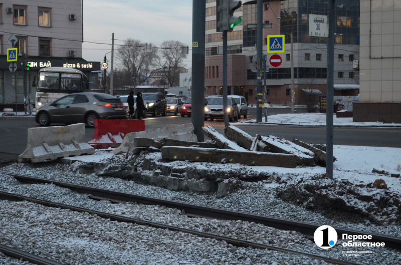 Фоторепортаж: как проходит ремонт трамвайных путей в центре Челябинска