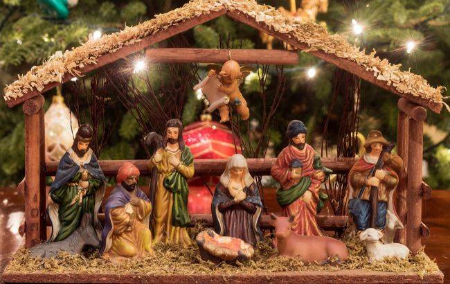 <br />
Гадания и традиции Рождественского сочельника 24 декабря 2021 года                