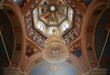 Госдума предлагает разрешить посещение церкви без QR-кода: мнение священнослужителей