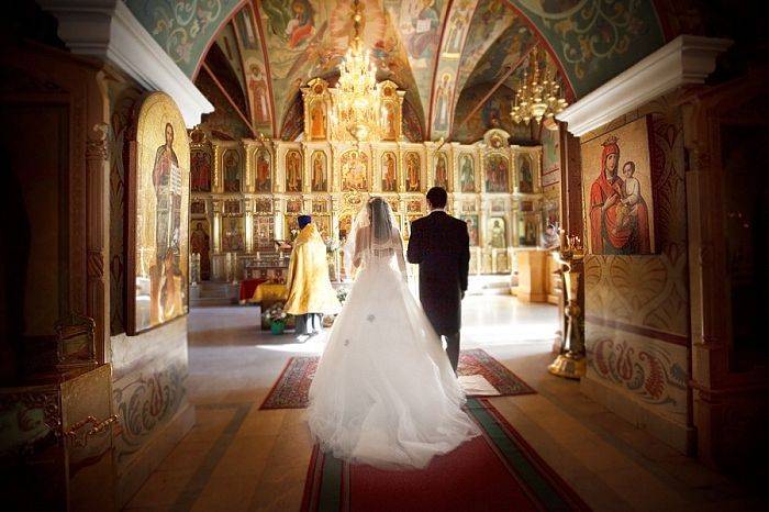 <br />
Ясновидящая Кажетта Ахметжанова назвала удачные дни для свадьбы в 2022 году                