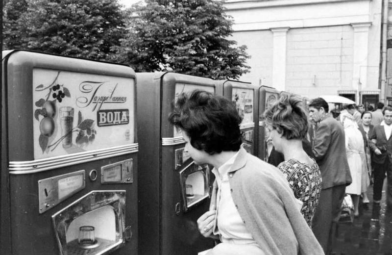 <br />
Как простой советский студент усовершенствовал американские автоматы для продажи газированной воды                