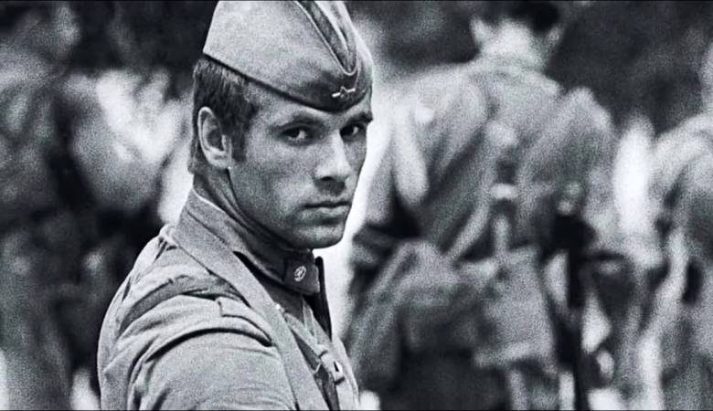 <br />
Как прожил жизнь советский солдат, чья фотография в 1976 году облетела весь мир                