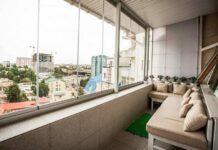 Ломать или не спешить: Минтсрой дал разъяснения о штрафах за остекление балконов