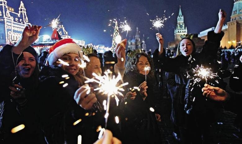 <br />
На каких площадках можно посмотреть на салют в новогоднюю ночь в Москве                
