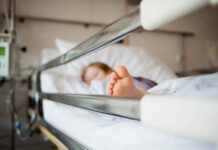 «На нее страшно было смотреть»: что известно о 1,5-годовалой девочке из Казани, которую избивала мать