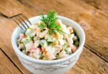 Почему салат «Оливье» считают новогодним блюдом в России