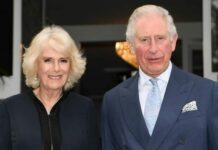 Принц Чарльз и его супруга Камилла разочаровали британцев рождественской открыткой 2021 года