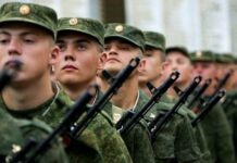 Срочную службу в армии РФ могут начать учитывать в трудовом стаже граждан