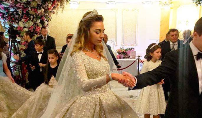 <br />
Свадьба на миллиард: Софья Гуцериева вышла замуж                