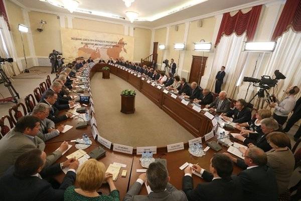 <br />
В Госдуму РФ внесли законопроект, меняющий систему местного самоуправления: подробности                