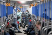 В Санкт-Петербурге с 1 января 2022 года цены в метро и автобусах поднимутся