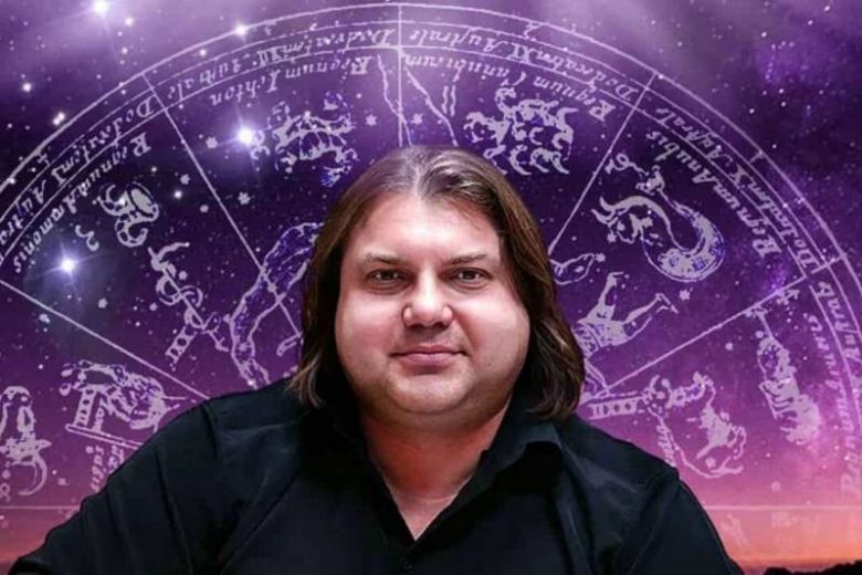 <br />
«Время неограниченных возможностей»: гороскоп на 2022 год от астролога Влада Росса                