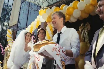 ЗАГСы Москвы начали прием заявлений о заключении брака на объектах транспорта