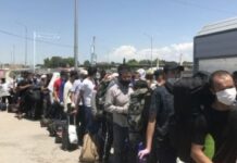 Группу узбекистанских студентов вывезли из Казахстана