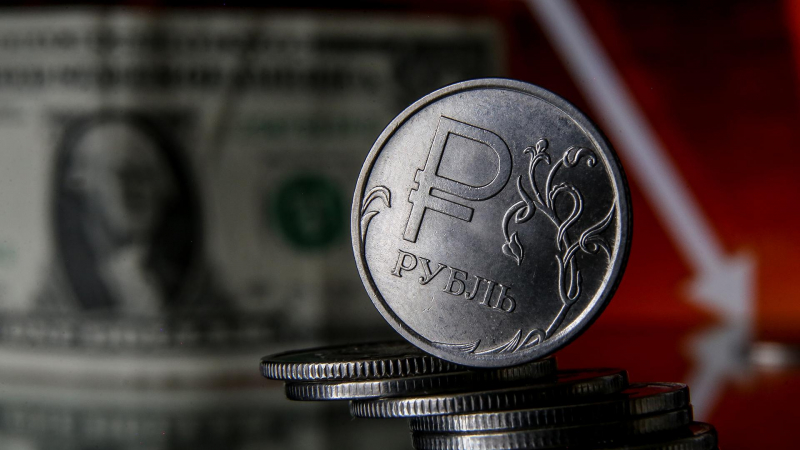 Будет ли девальвальвация рубля в 2022 году: прогнозы экспертов