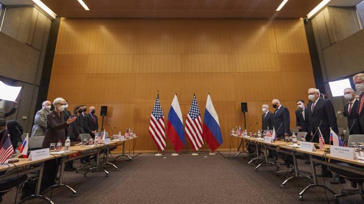 <br />
Что обсуждали представители США и России на встрече в Женеве                