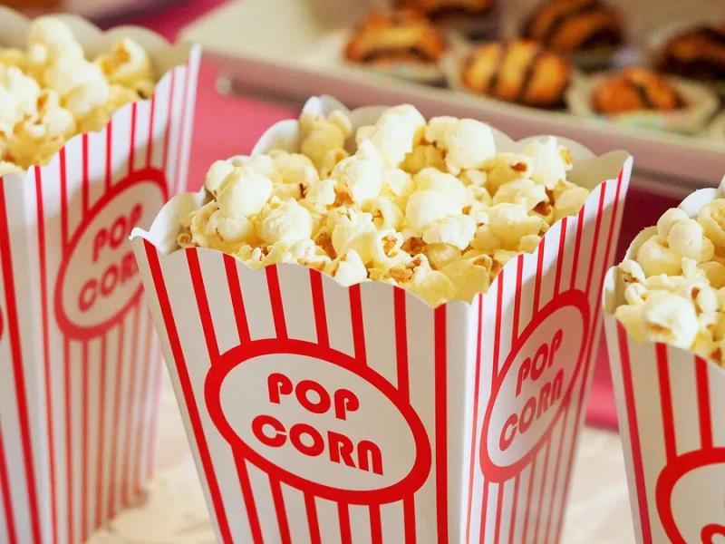 История попкорна: забавные факты о самой популярной закуске в кинотеатрах всего мира