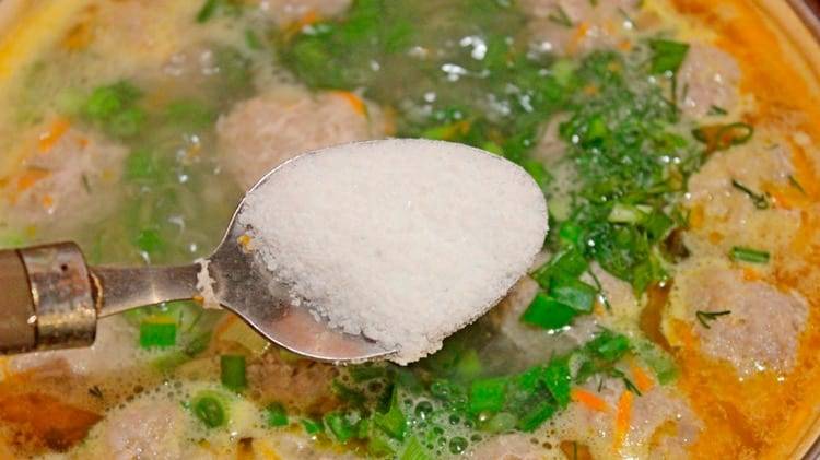 <br />
Как спасти пересоленный суп: народные способы                