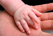 Ковидные пальцы у детей: что сказал эпидемиолог из России, как проявляется коронавирусный симптом