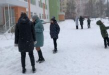 Кто стоит за волной сообщений о ложном минировании школ в России