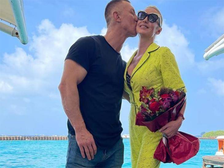 <br />
Отбила жениха: Волочкова со своим новым возлюбленным отдыхает на Мальдивах                