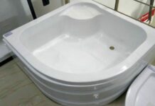 Поддоны для душевых кабин: как выбрать и на что обратить внимание