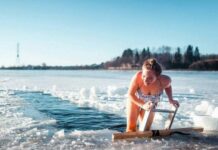 СМС с крещением господним, как поздравить родных и близких