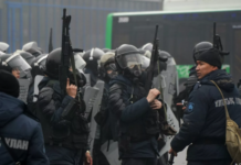 «Страшный сон нациков и рагулей»: Кадры прибытия русских десантников в Казахстан оценили в Сети