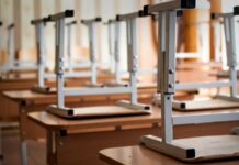 В Госдуме предложили продлить школьные каникулы до 16 января 2022 года