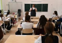 В Госдуме предложили продлить школьные каникулы до 17 января 2022 года