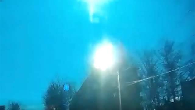 <br />
Верующие сравнили падающий метеорит в Краснодарском крае 6 января 2022 года с Вифлеемской звездой                