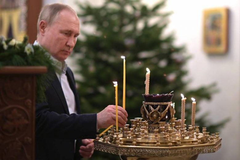 <br />
Владимир Путин посетил службу в храме Спаса Нерукотворного Образа                