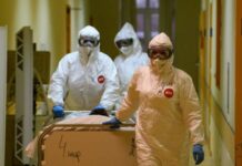 Власти планируют ввести ограничения для невакцинированных от коронавируса в 2022 году