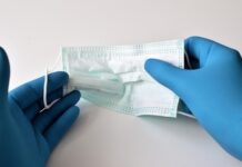 За ношение тканевой маски в Румынии будут штрафовать на 570 долларов