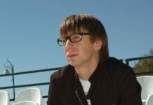 Жил скромно и получал немного: покойный телеведущий Михаил Зеленский не оставил большого наследства своей семье