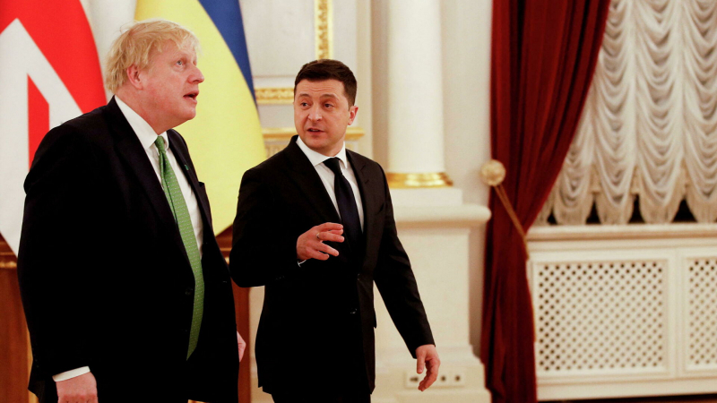 Чем примечательна встреча Зеленского с Джонсоном в Киеве