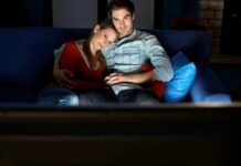 Какой фильм посмотреть вечером с любимым человеком?