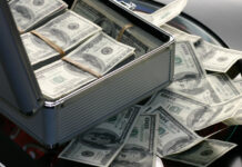 Как отключение SWIFT ударит по россиянам: что будет с валютными вкладами, будут ли работать Visa и MasterCard, смогут ли делать переводы за границу