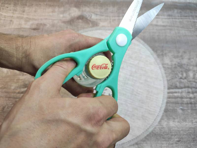 <br />
Как правильно использовать зубчики между ручек ножниц и зачем они нужны                