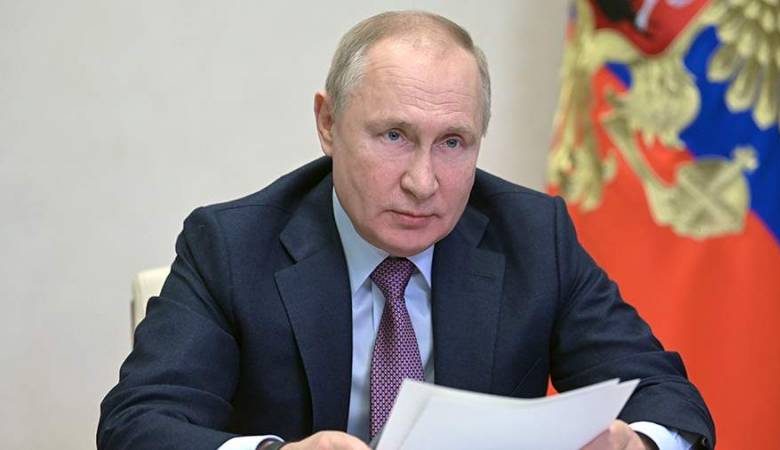 <br />
Президент РФ Владимир Путин подписал указ о признании независимости ДНР и ЛНР                