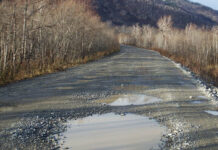 В Карачаево-Черкессии насмерть зарезали туриста из Москвы, который решил помочиться на обочине. Подозреваемого объявили в розыск