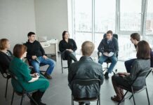 Когда лечение должно проводиться в реабилитационном центре?