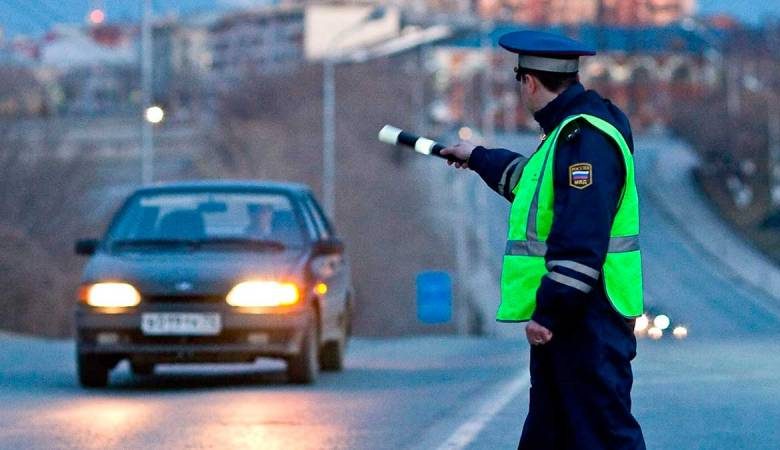 <br />
ГИБДД РФ аннулировало водительские права, выданные до 2017 года                