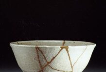 Какие разбитые предметы можно склеить и хранить у себя дома