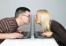 Причины популярности онлайн знакомств